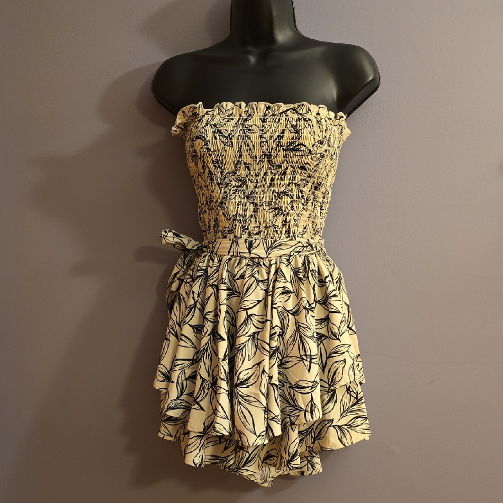 Elegant Black and Cream Strapless Dress